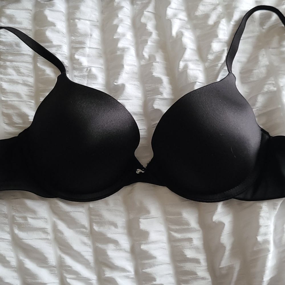 Black push up bra